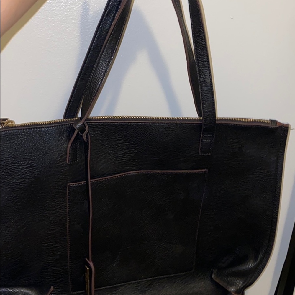 Black Tote bag.